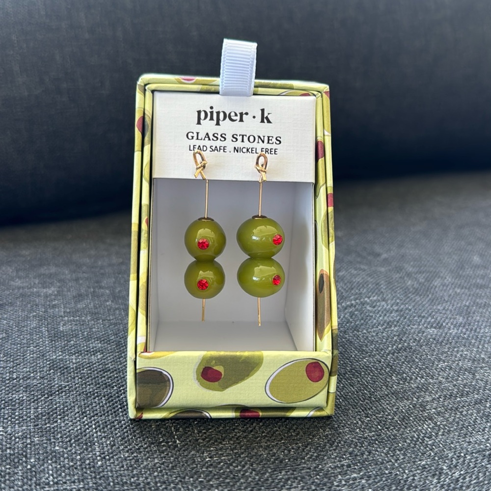 ✨️🫒 Piper ▪︎ K Viral Martini  Olive glass stone dangle earrings  ✨️🫒